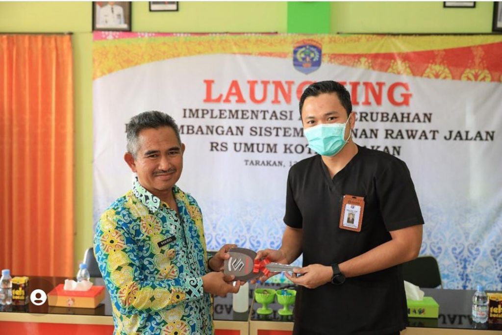 Penyerahan Mobil Operasional Kepada Dokter Spesialis