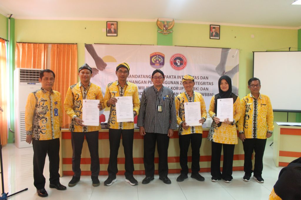Penandatanganan Pakta Integritas dan Pencanangan Pembangunan Zona Integritas menuju Wilayah Bebas Korupsi (WBK) dan Wilayah Birokrasi Bersih dan Melayani (WBBM) di RSU Kota Tarakan